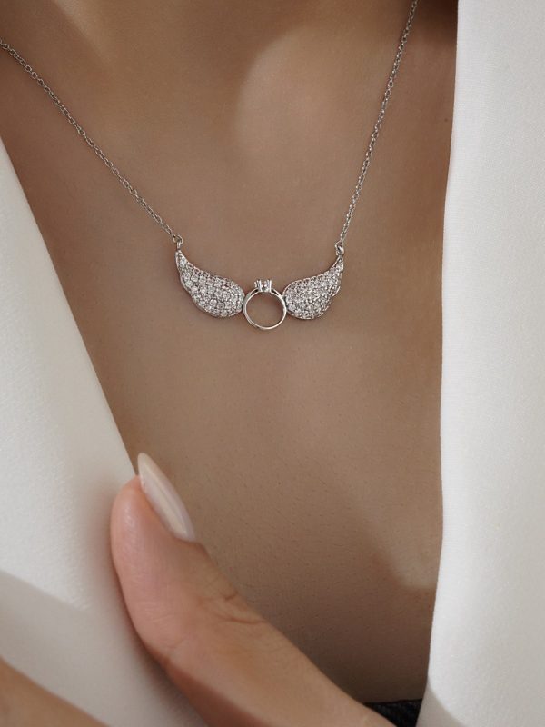 IMG_3863 گردنبند پلاک ثابت تاج فرشته - تصویر 1