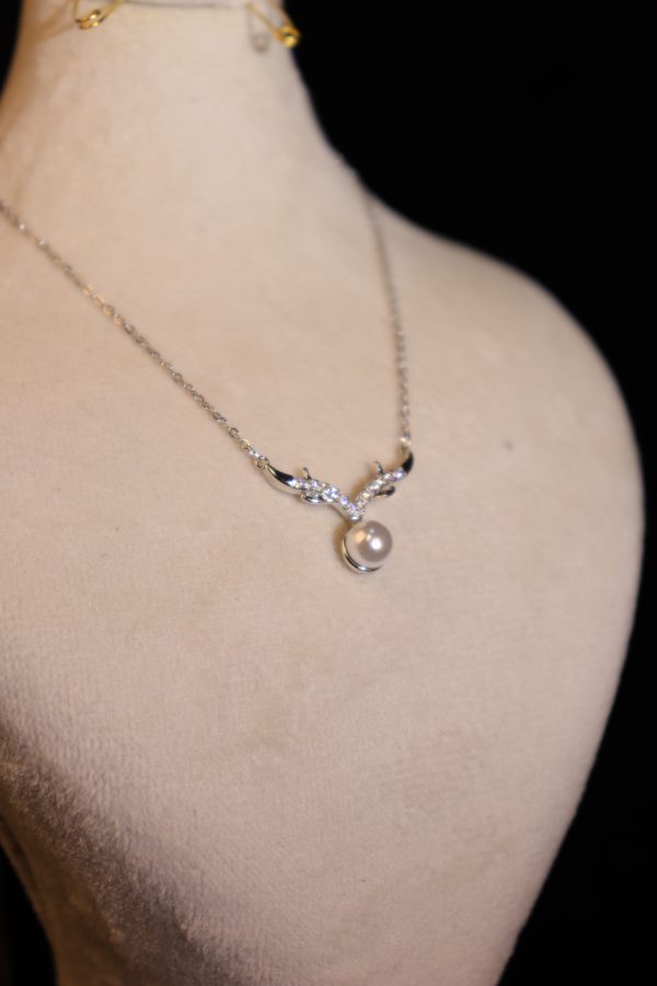 شاخ گوزن تک مروارید - تصویر 2